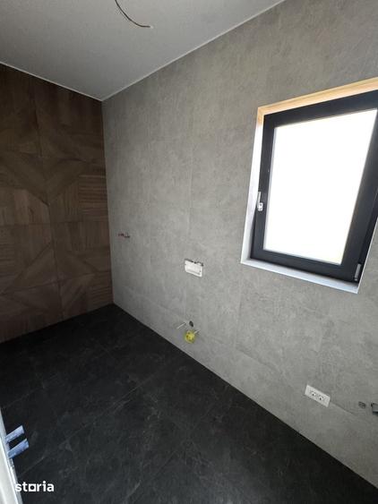 Casă cu 4 camere cu Teren 500 Mp în Tomești