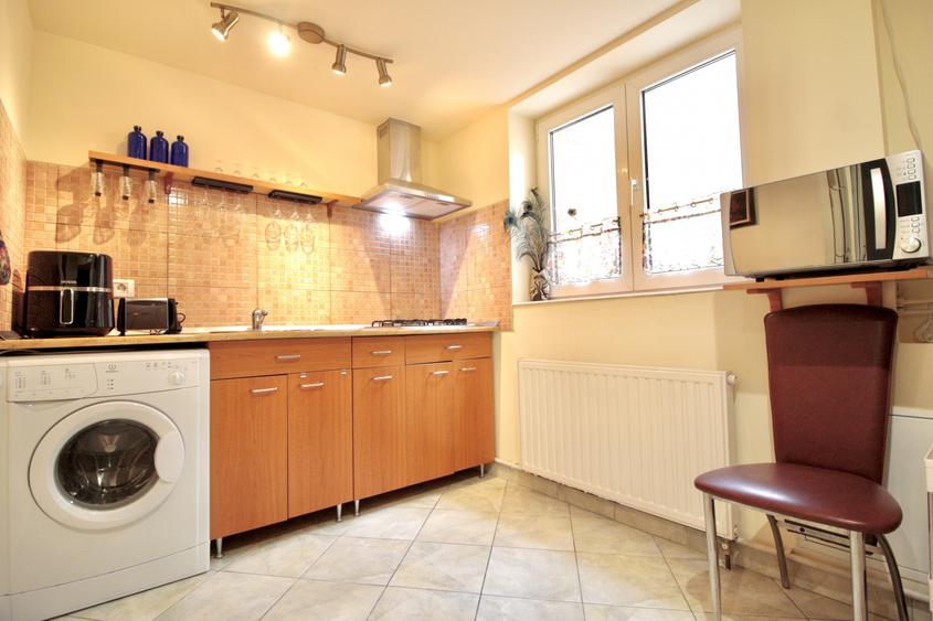 Apartament cu 2 camere decomandat, mobilat în Cișmigiu