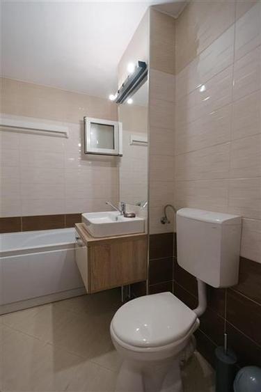 Apartament cu 2 camere decomandat, mobilat în Răcădău