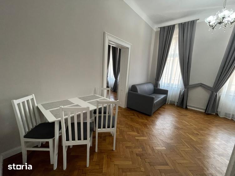 Apartament cu 8 camere în Central