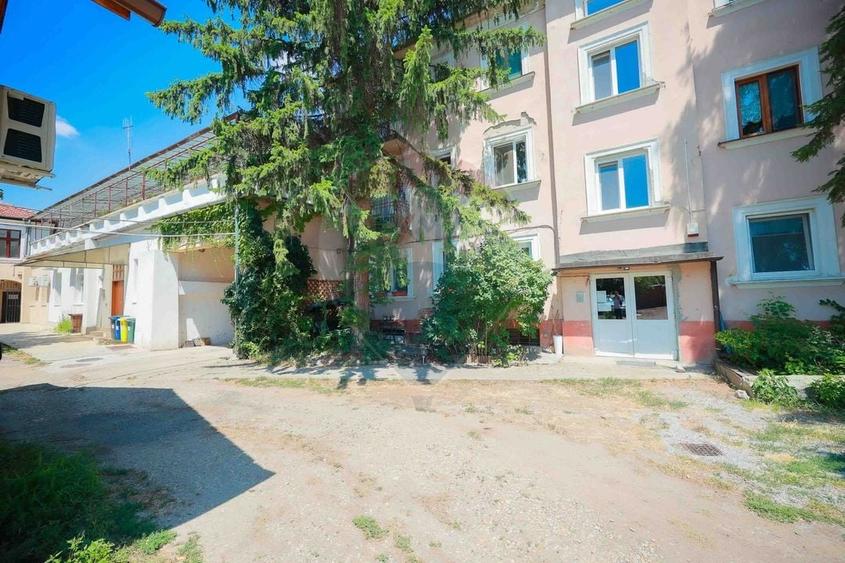Apartament cu 2 camere semidecomandat, mobilat în Ultracentral