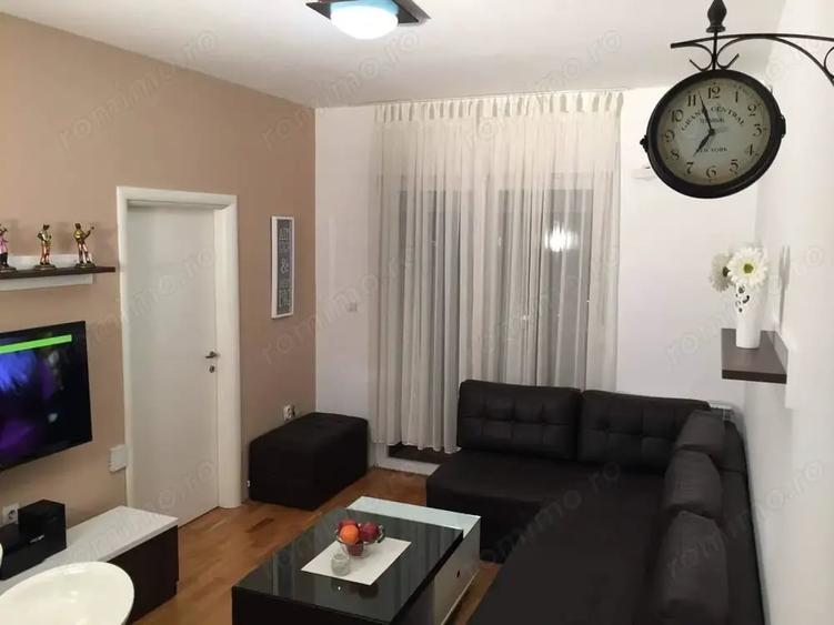 Garsonieră decomandată în Take Ionescu