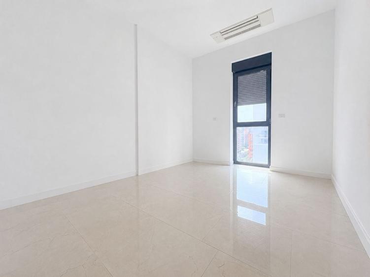 Penthouse cu 4 camere decomandat, mobilat în Torontalului