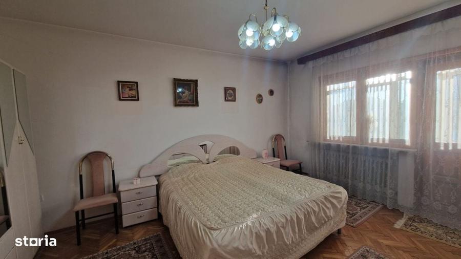 Casă cu 4 camere cu Teren 163 Mp în Central
