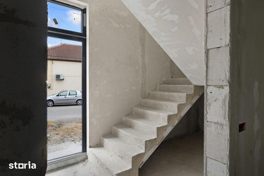 Spațiu comercial, de 498 mp, în Beliu