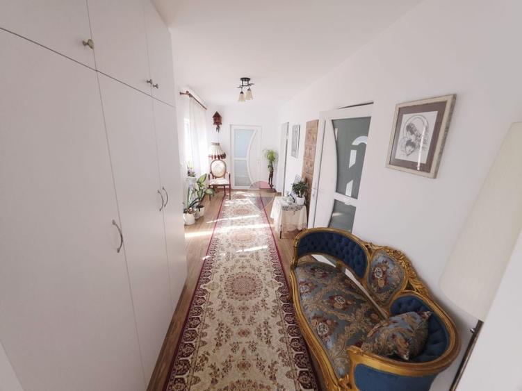 Casă individuală cu 3 camere cu Teren 2836 Mp în Zănești
