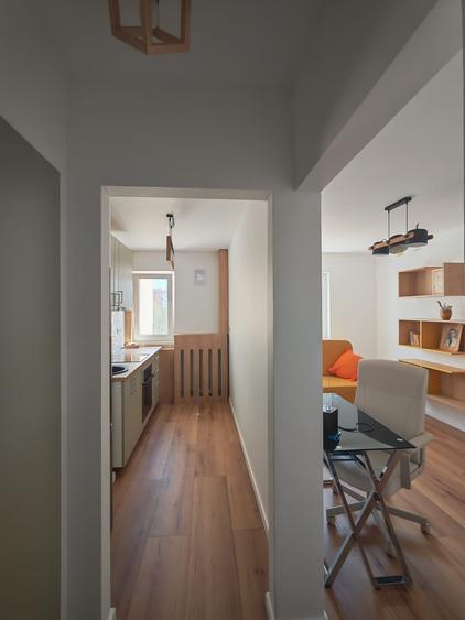 Apartament cu 3 camere semidecomandat în Drumul Taberei