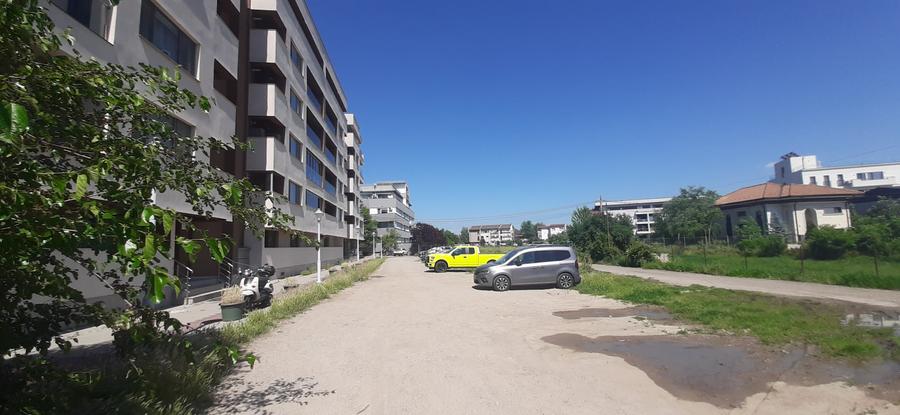 Teren Construcții intravilan de 1004 mp, în Est
