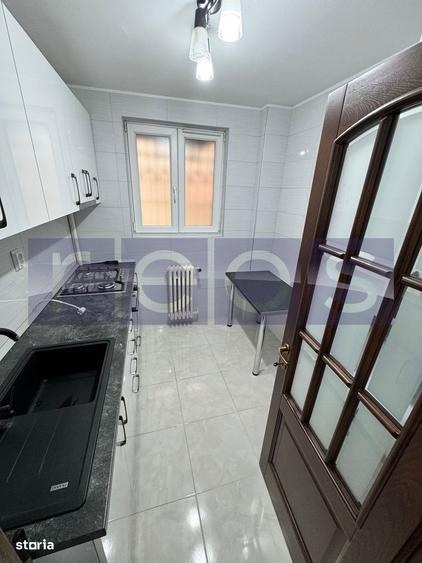 Apartament cu 3 camere, mobilat în Vitan