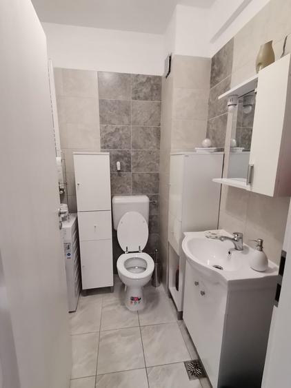 Garsonieră decomandată în Central
