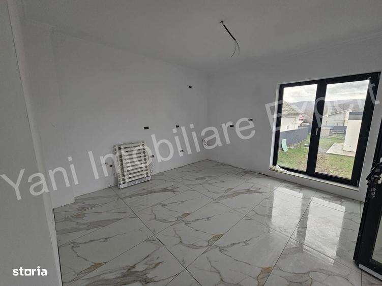 Casă cu 4 camere în Zigoneni