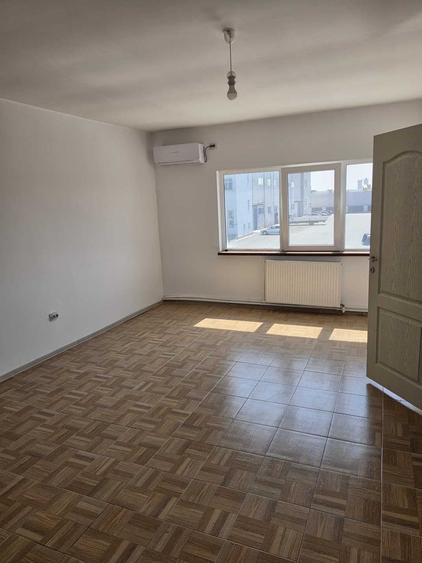Spațiu comercial, de 75 mp, în Central