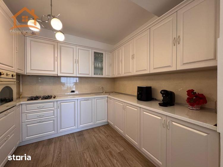 Apartament cu 3 camere decomandat, mobilat în Tractorul