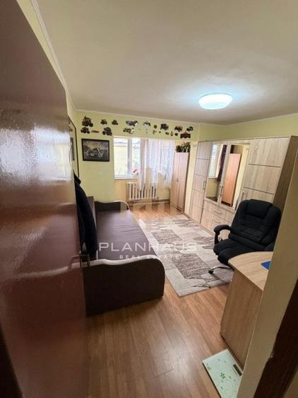 Apartament 2 camere –  decomandat, Str. Dobrogei, zona Teren atletism - 7