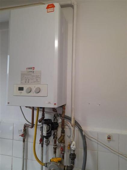 Apartament cu 3 camere semidecomandat în Dacia