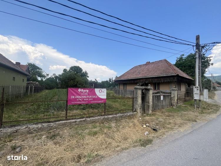 Casă cu 2 camere în Păpăuți