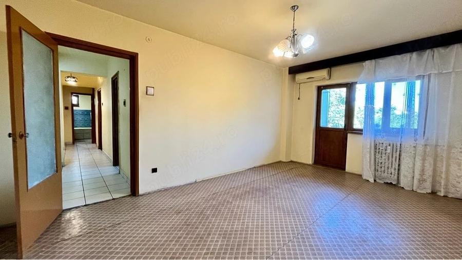 Apartament cu 4 camere decomandat în Traian