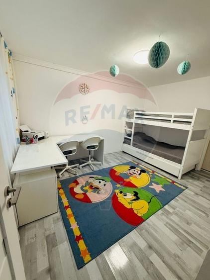 Duplex cu 6 camere cu Teren 229 Mp în Est