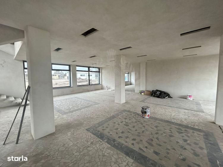Spațiu comercial, de 1,600 mp, în Bărcănești