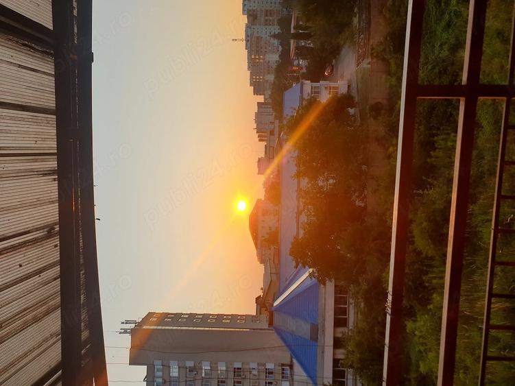 Apartament cu 3 camere decomandat în Zorilor