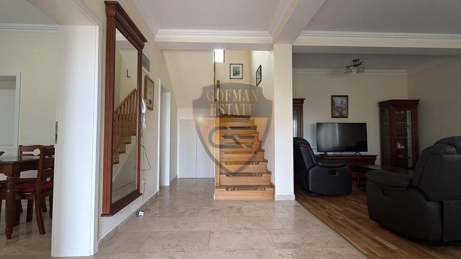 Casă individuală cu 4 camere cu Canalizare în Lumina