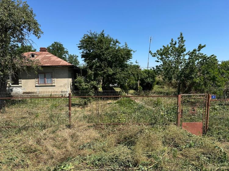 Casă individuală cu 3 camere cu Teren 1200 Mp în Andrășești