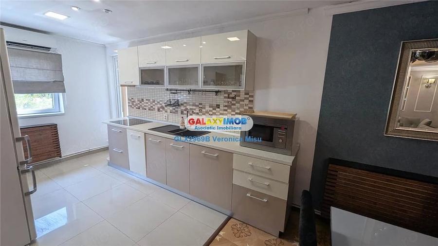 Apartament cu 3 camere decomandat în Mihai Bravu
