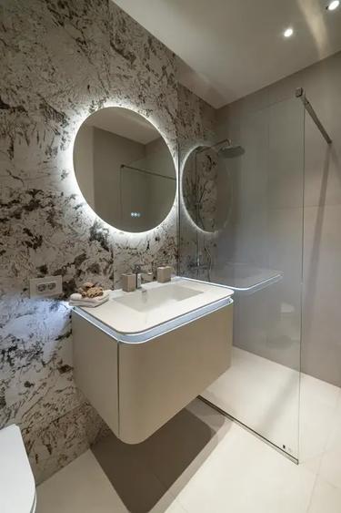 Apartament cu 4 camere semidecomandat în Aviației
