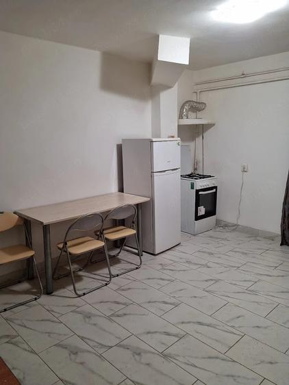 inchiriez apartament zona malu rosu direct proprietar - 11