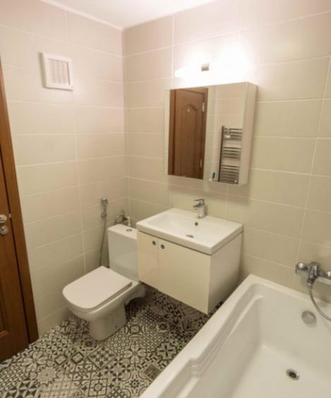Apartament cu 3 camere decomandat în Vitan