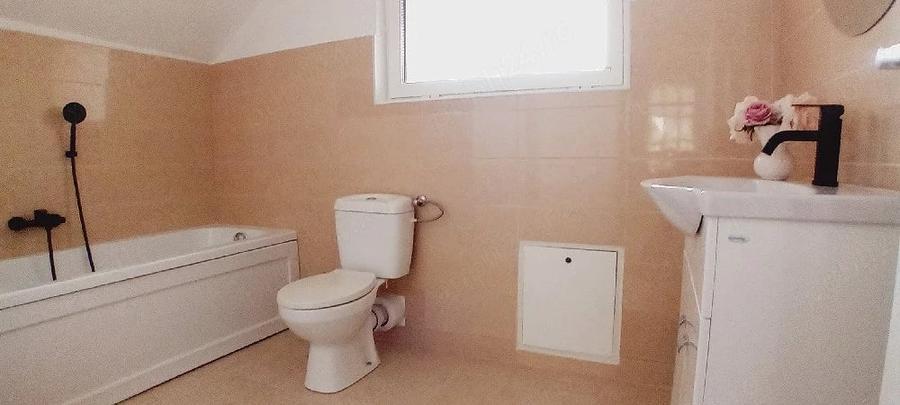 Casă cu Teren 300 Mp în Central