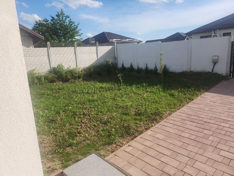 Casă individuală cu 3 camere cu Canalizare în Clinceni