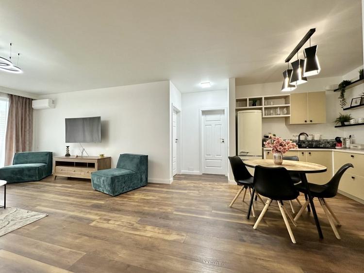 Apartament cu 2 camere semidecomandat, mobilat în Zorilor