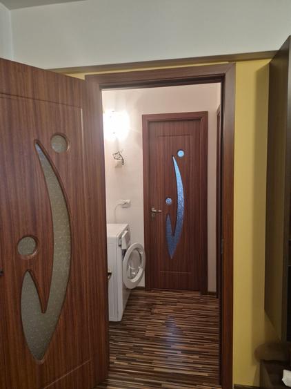 Apartament cu 2 camere semidecomandat în Milcov
