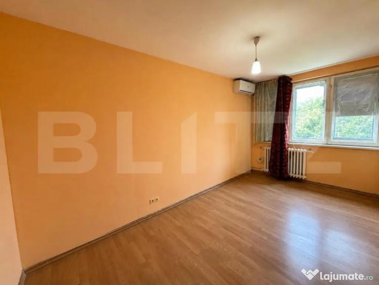 Apartament cu 2 camere decomandat în Rovine