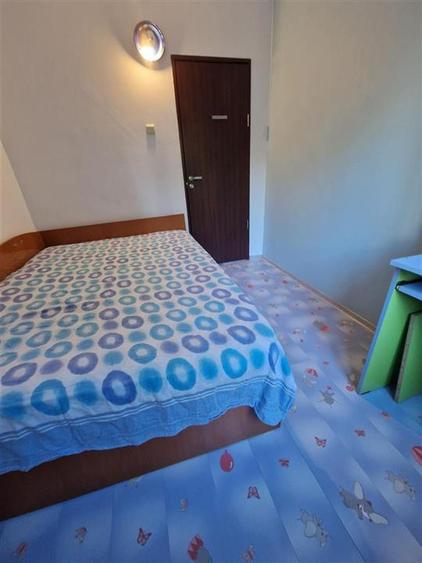 Apartament cu 3 camere semidecomandat, mobilat în Baza 3