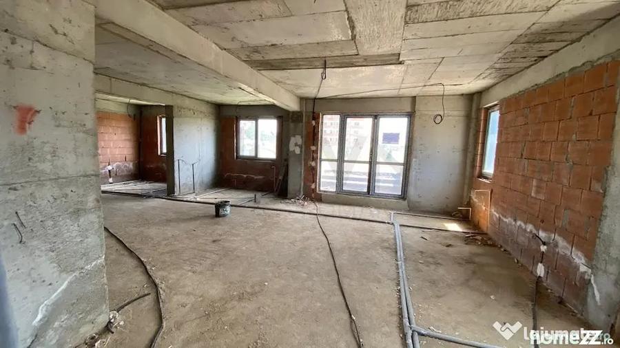 Spațiu comercial, de 156 mp, în Roșu