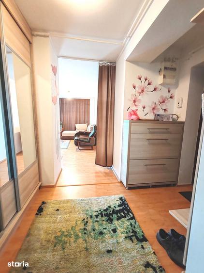 Apartament cu 2 camere decomandat în Craiovei