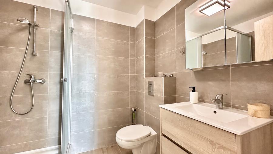 Apartament cu 2 camere decomandat, mobilat în Mamaia-Sat