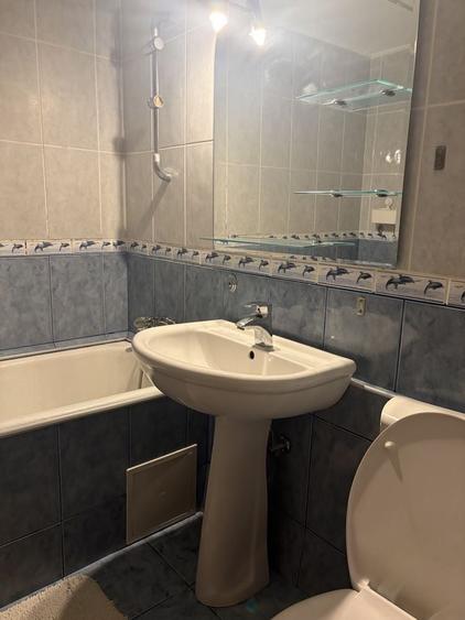 Apartament cu 3 camere decomandat în Crângași