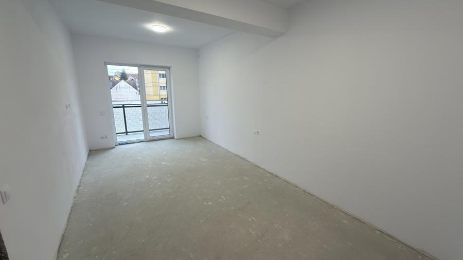 Casă cu 4 camere cu Teren 350 Mp în Turnișor