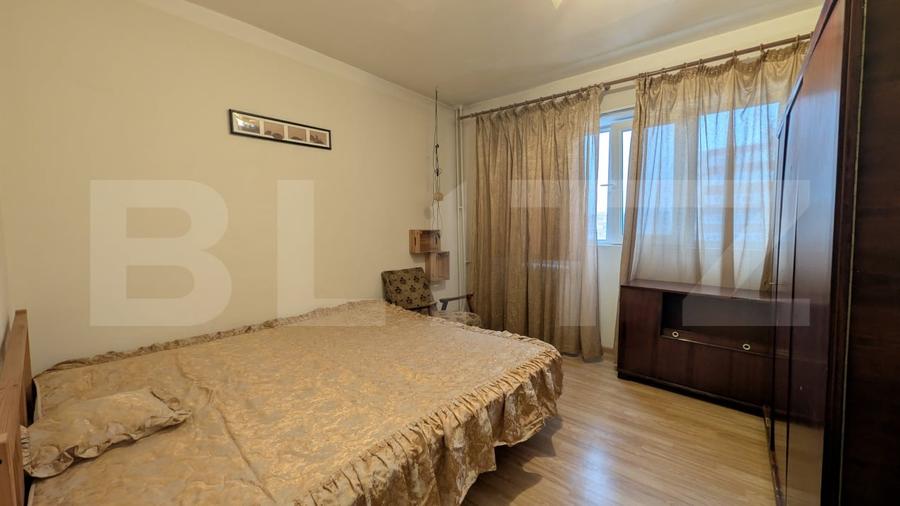 Apartament cu 4 camere decomandat, mobilat în Republicii