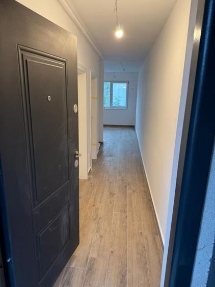 Apartament cu 6 camere decomandat în Clăbucet