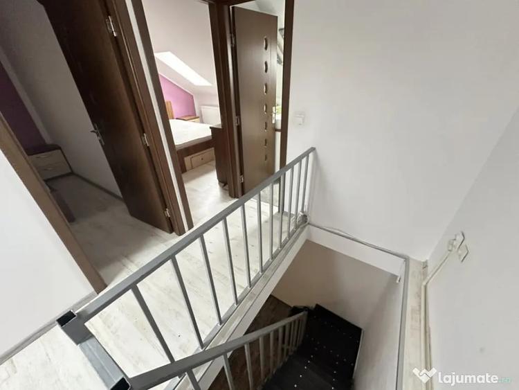 Apartament cu 3 camere semidecomandat în Tilișca