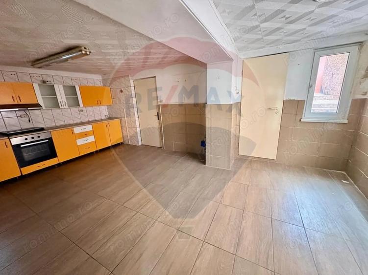Casă cu 3 camere cu Teren 292 Mp în Sud