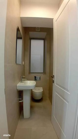Apartament cu 4 camere în Armeneasca