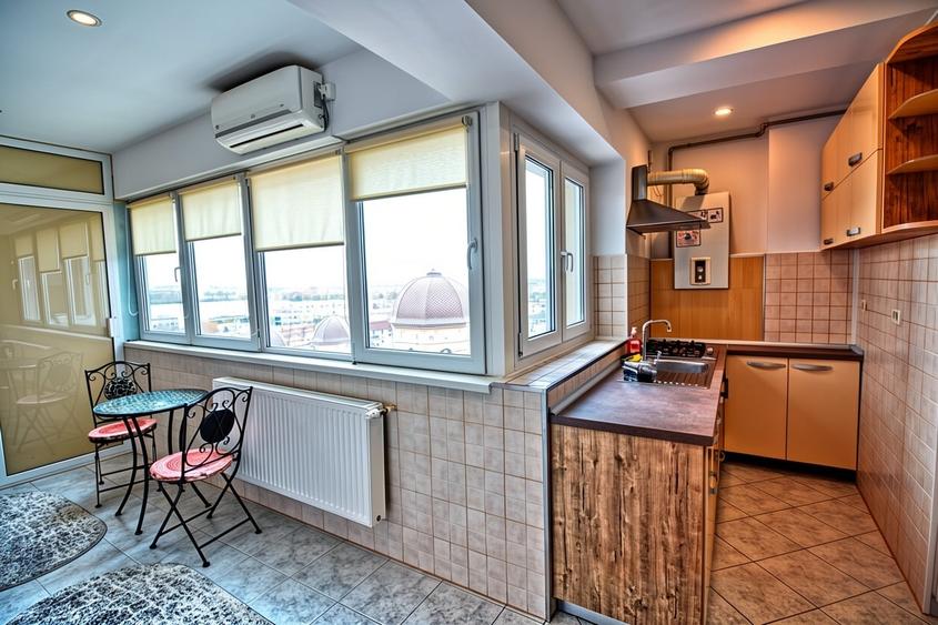 Apartament cu 2 camere semidecomandat în Casa de Cultură