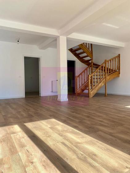 Duplex cu 4 camere cu Canalizare în Mogoșoaia