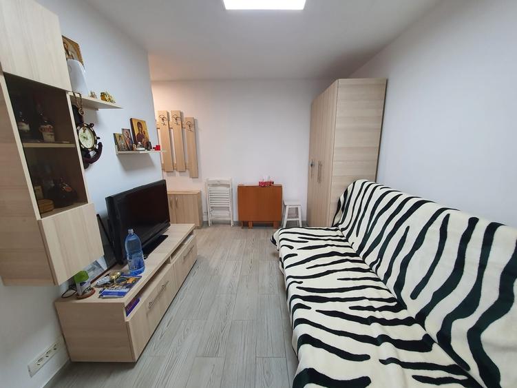 Garsonieră decomandată în P-ța Alba Iulia