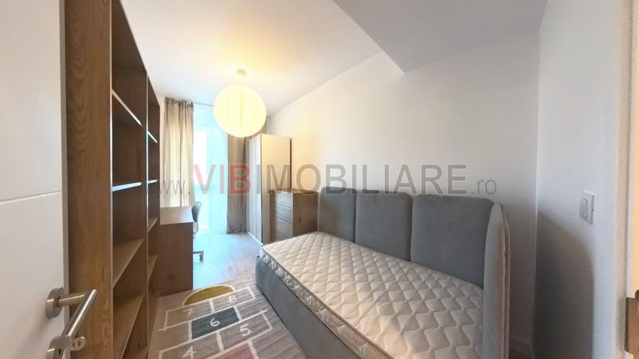 Apartament cu 3 camere semidecomandat în Străulești